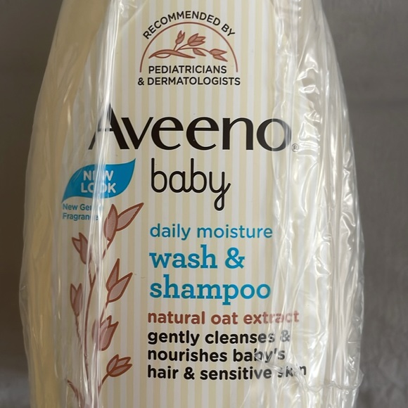 Aveeno Baby daily moisture wash & shampoo - Picture 2 of 3